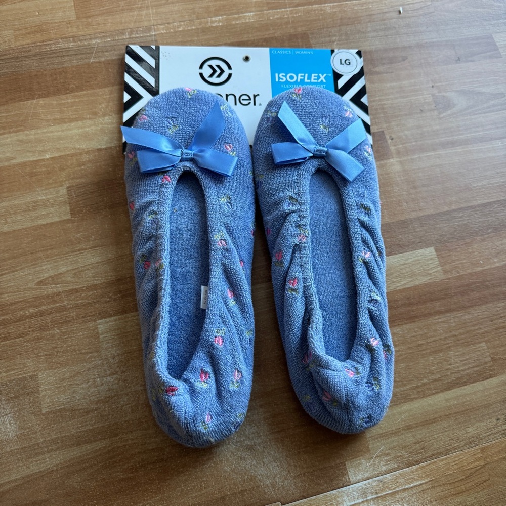 Isotoner ballet bedroom slippers, light blue women's size large NWT
